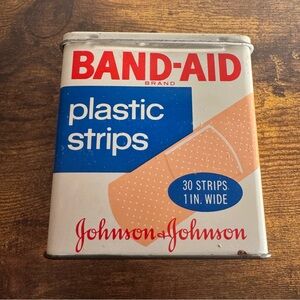 Band Aid Vintage Metal Tin Johnson & Johnson Plastic Strips First Aid Box